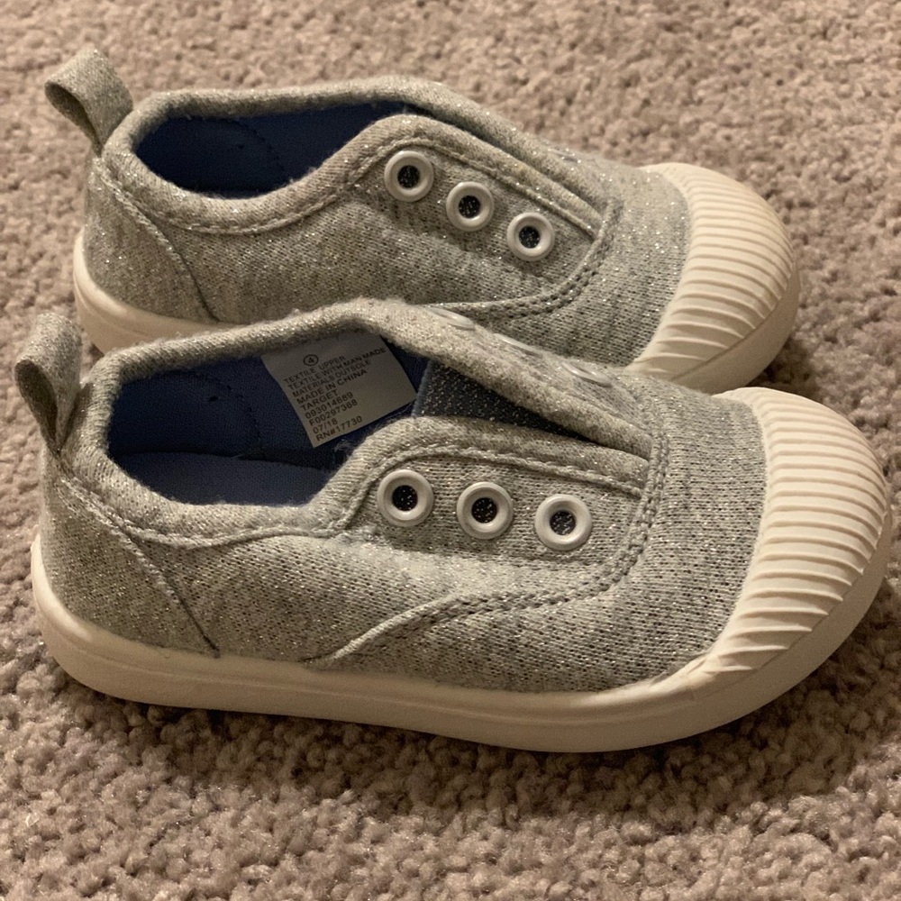 CAT AND JACK size 4 slip on sneakers